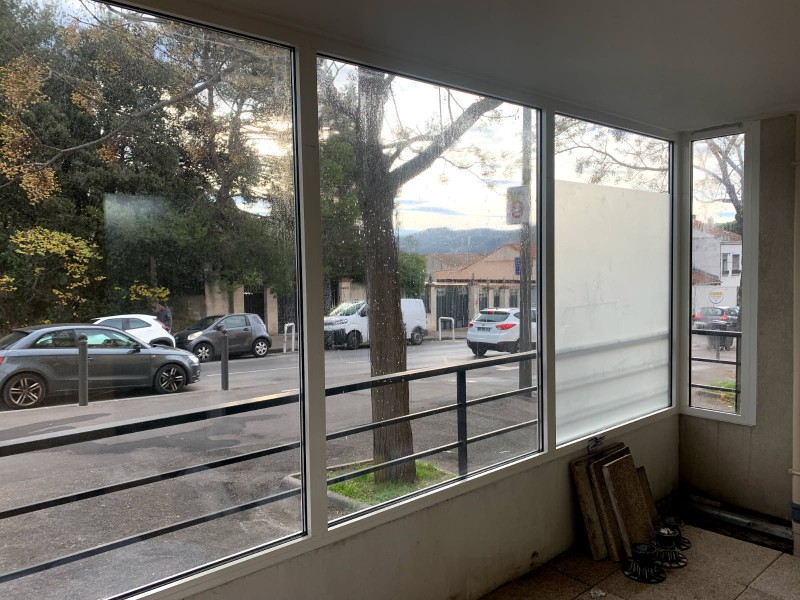 pose d’un film d’intimité dans un cabinet dentaire à Marseille 13011 Valentine