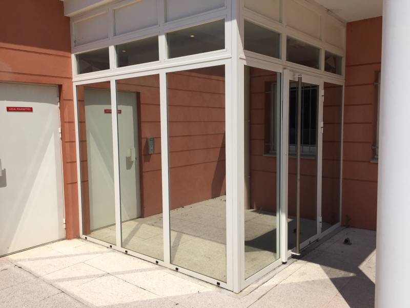 Pose de film solaire dans une crèche de Marseille 13013