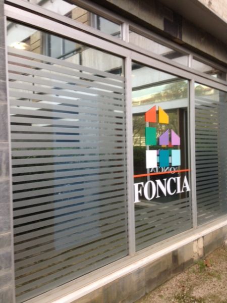 Film de protection solaire pour entreprises