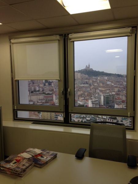 Pose de stores pour bureau banque Palatine PACA